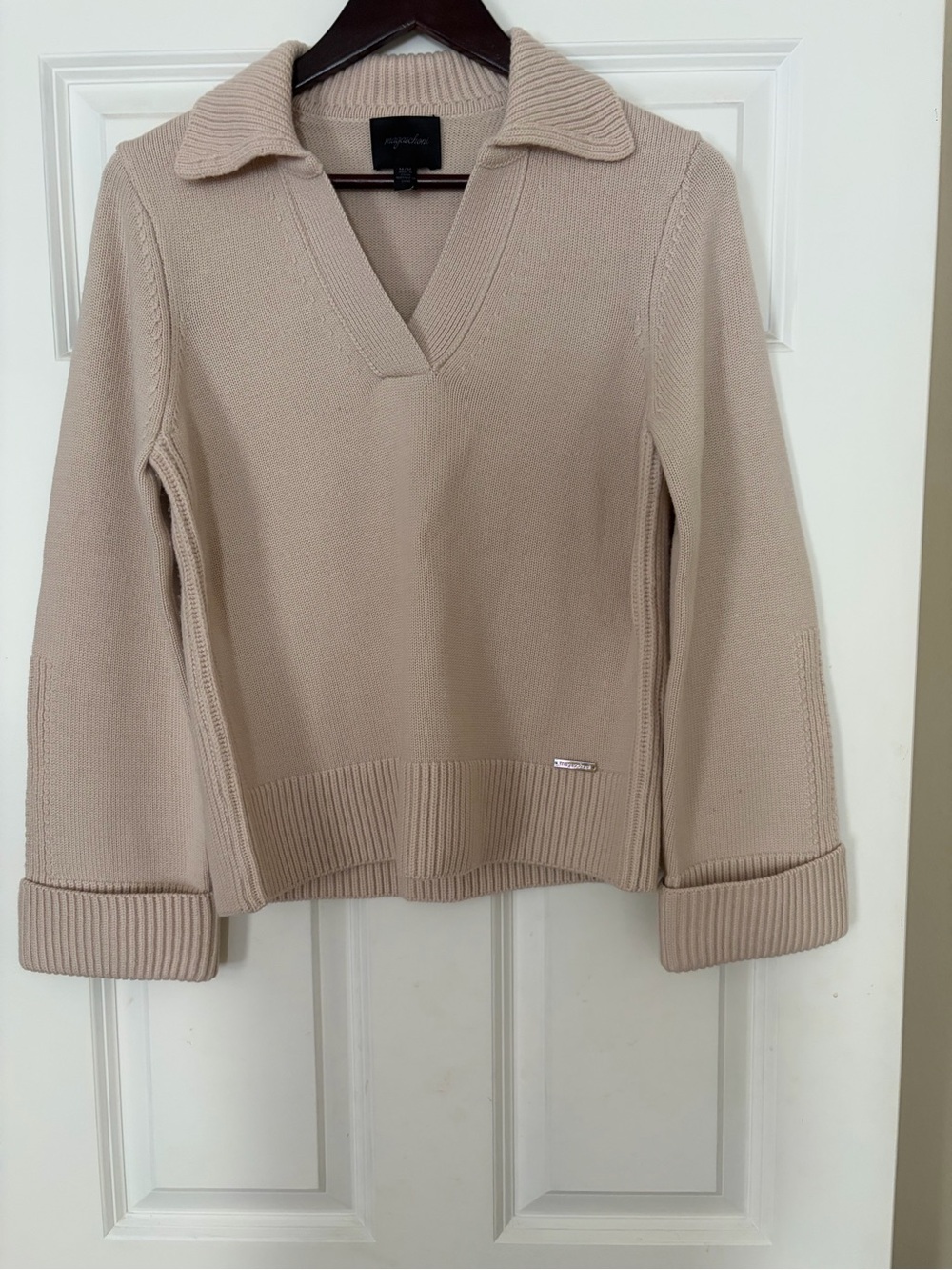 Light Beige V-Neck Collared Knit Sweater